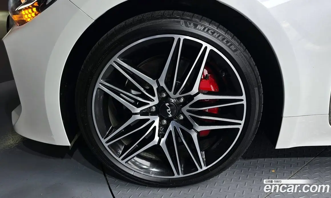 Kia Stinger 2022 2.5 автомат (гидро), фото 5 Kia Stinger 2022 2.5 автомат (гидро), фото 5