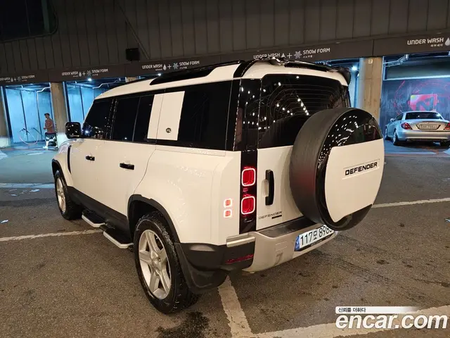 Land Rover Defender 2020 2.0 автомат (гидро), миниатюра 2