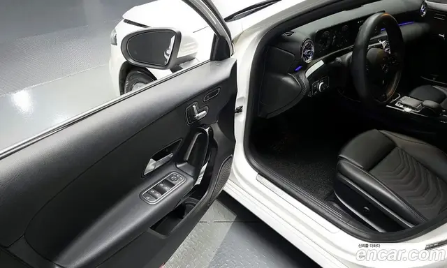 Mercedes-Benz A-Class 2020 2.0 автомат (гидро), миниатюра 11 Mercedes-Benz A-Class 2020 2.0 автомат (гидро), миниатюра 11