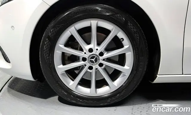 Mercedes-Benz A-Class 2020 2.0 автомат (гидро), миниатюра 5 Mercedes-Benz A-Class 2020 2.0 автомат (гидро), миниатюра 5