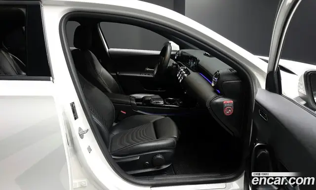 Mercedes-Benz A-Class 2020 2.0 автомат (гидро), миниатюра 10 Mercedes-Benz A-Class 2020 2.0 автомат (гидро), миниатюра 10