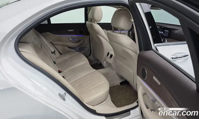 Mercedes-Benz E-Class 2016 1.9 автомат (гидро), миниатюра 12