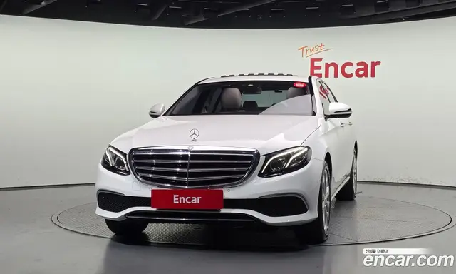 Mercedes-Benz E-Class 2016 1.9 автомат (гидро), миниатюра 3