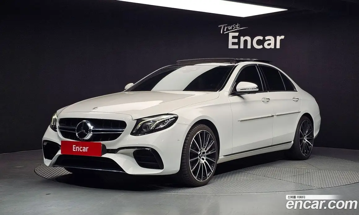 Mercedes-Benz E-Class 2017 2.0 автомат (гидро), фото 1 Mercedes-Benz E-Class 2017 2.0 автомат (гидро), фото 1