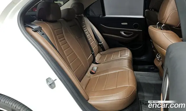 Mercedes-Benz E-Class 2017 2.0 автомат (гидро), миниатюра 11 Mercedes-Benz E-Class 2017 2.0 автомат (гидро), миниатюра 11