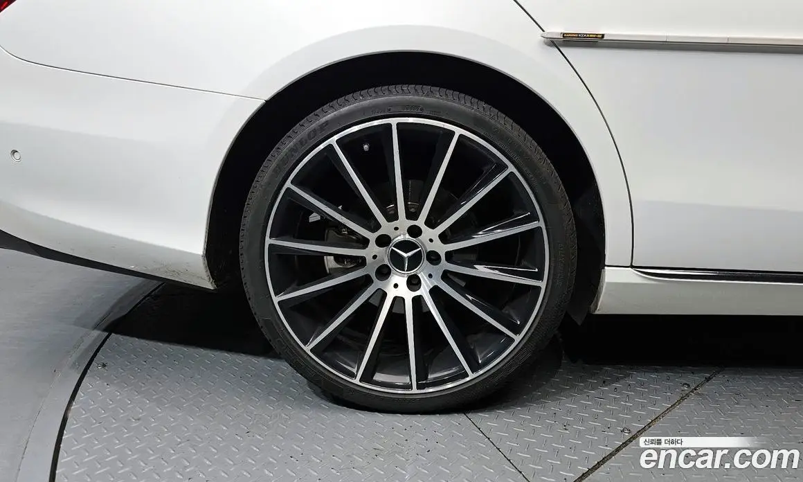 Mercedes-Benz E-Class 2017 2.0 автомат (гидро), фото 5 Mercedes-Benz E-Class 2017 2.0 автомат (гидро), фото 5