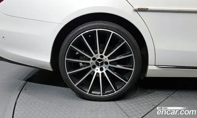 Mercedes-Benz E-Class 2017 2.0 автомат (гидро), миниатюра 5 Mercedes-Benz E-Class 2017 2.0 автомат (гидро), миниатюра 5
