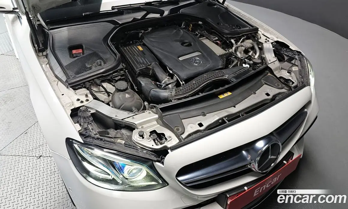 Mercedes-Benz E-Class 2017 2.0 автомат (гидро), фото 6 Mercedes-Benz E-Class 2017 2.0 автомат (гидро), фото 6