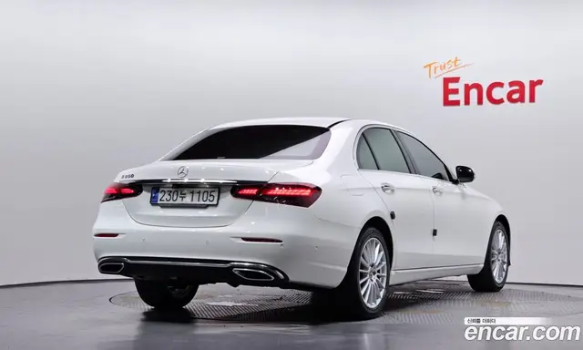 Mercedes-Benz E-Class 2020 2.0 автомат (гидро), миниатюра 2