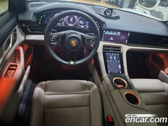 Porsche Taycan 2025 0.8 автомат (гидро), миниатюра 7 Porsche Taycan 2025 0.8 автомат (гидро), миниатюра 7