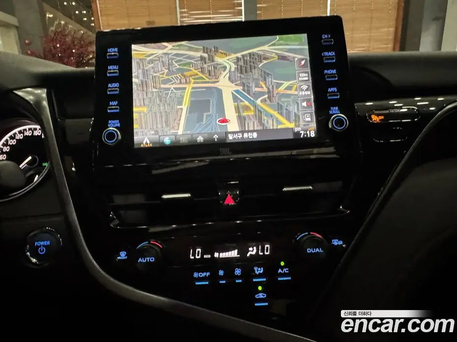 Toyota Camry 2024 2.5 автомат (гидро), фото 13