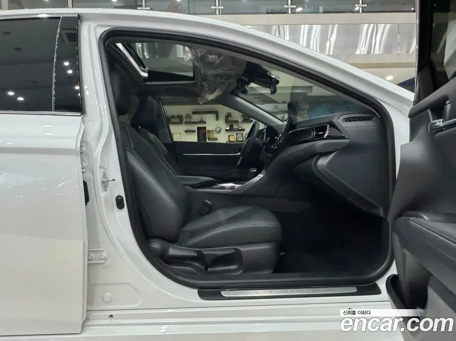 Toyota Camry 2024 2.5 автомат (гидро), фото 18
