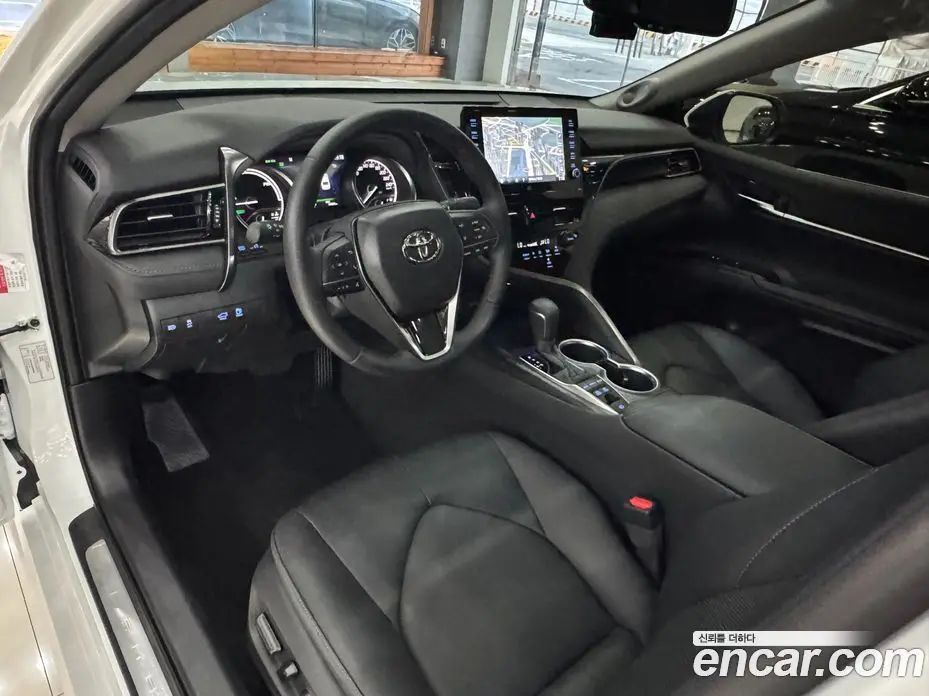 Toyota Camry 2024 2.5 автомат (гидро), фото 10