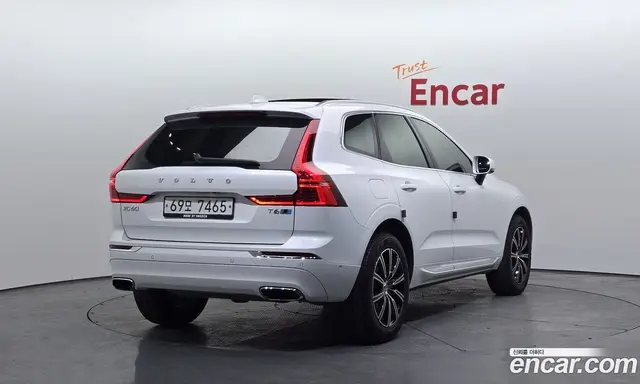 Volvo XC60 2019 2.0 автомат (гидро), миниатюра 2
