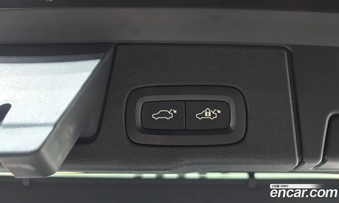 Volvo XC60 2019 2.0 автомат (гидро), фото 20