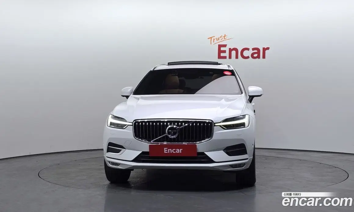 Volvo XC60 2019 2.0 автомат (гидро), фото 3