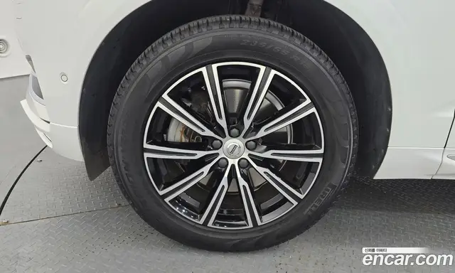 Volvo XC60 2019 2.0 автомат (гидро), миниатюра 5