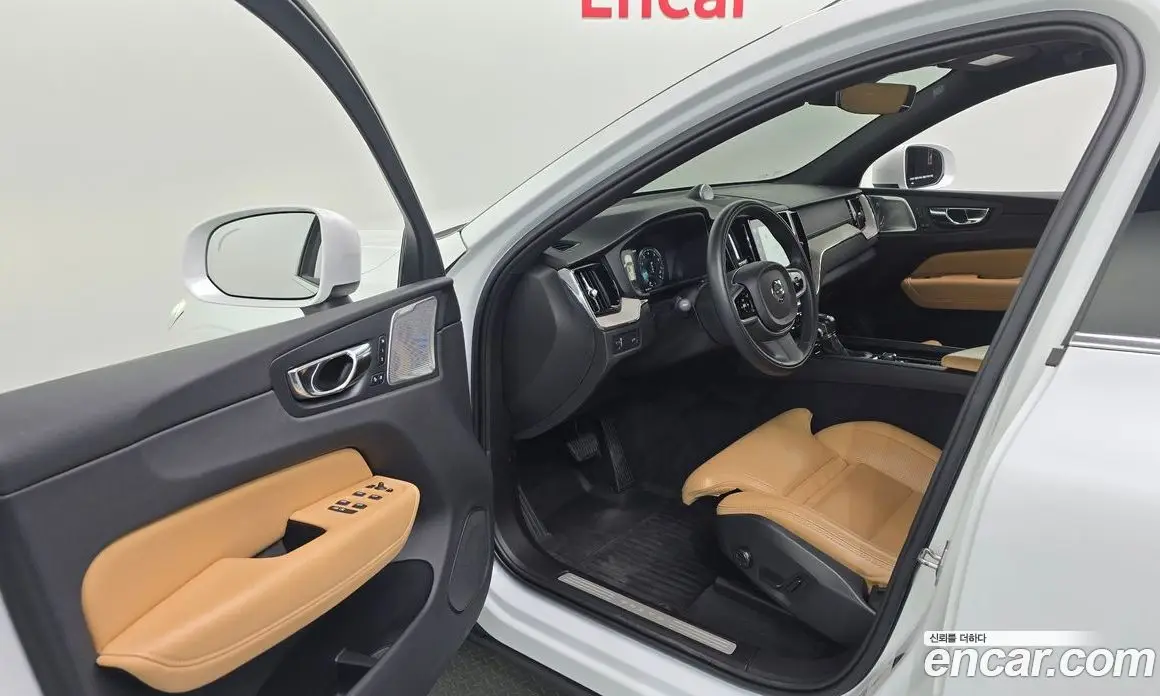 Volvo XC60 2019 2.0 автомат (гидро), фото 10