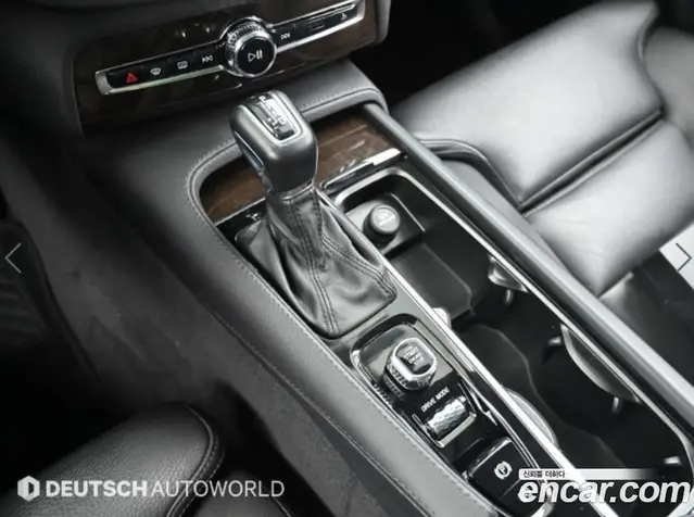 Volvo XC90 2018 2.0 автомат (гидро), миниатюра 9