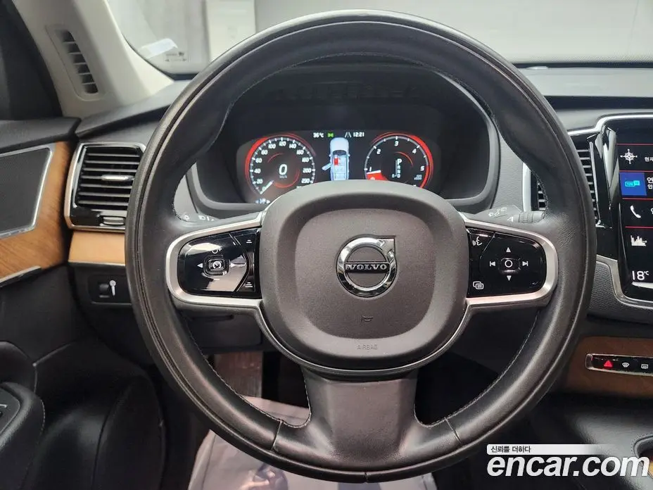Volvo XC90 2019 2.0 автомат (гидро), фото 17