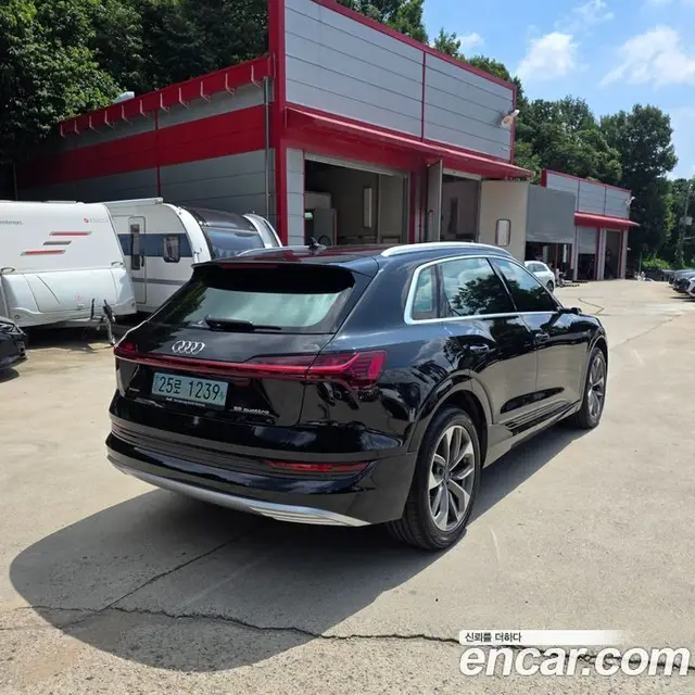 Audi e-tron 2020 0.2 автомат (гидро), миниатюра 6