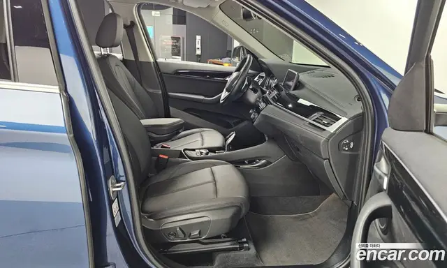 BMW X1 2022 2.0 автомат (гидро), миниатюра 11
