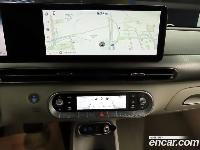 Genesis GV60 2022 0.1 автомат (гидро), миниатюра 12