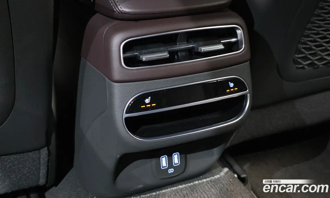 Genesis GV70 2021 2.5 автомат (гидро), фото 18 Genesis GV70 2021 2.5 автомат (гидро), фото 18