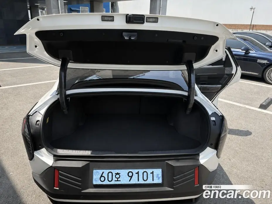 Kia EV4 2026 автомат (гидро), фото 4 Kia EV4 2026 автомат (гидро), фото 4