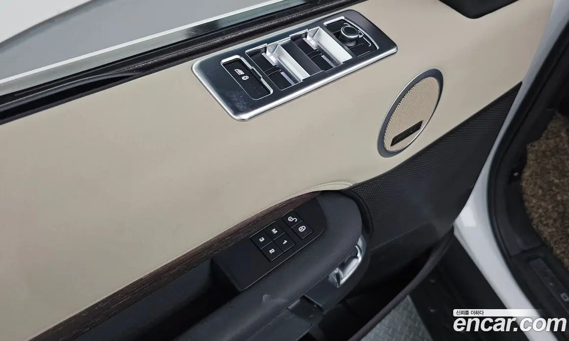 Land Rover Discovery 2017 3.0 автомат (гидро), фото 18