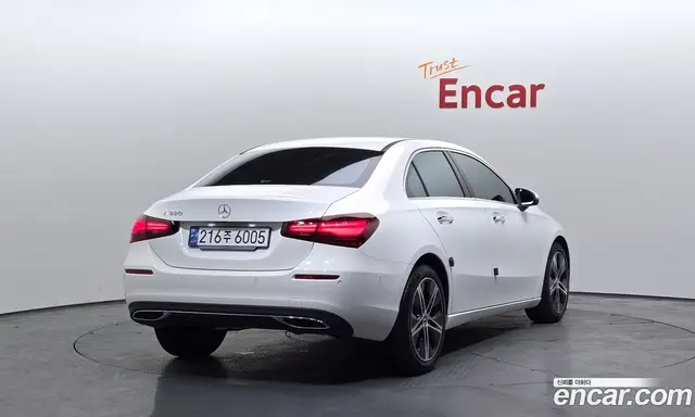 Mercedes-Benz A-Class 2024 2.0 автомат (гидро), миниатюра 2