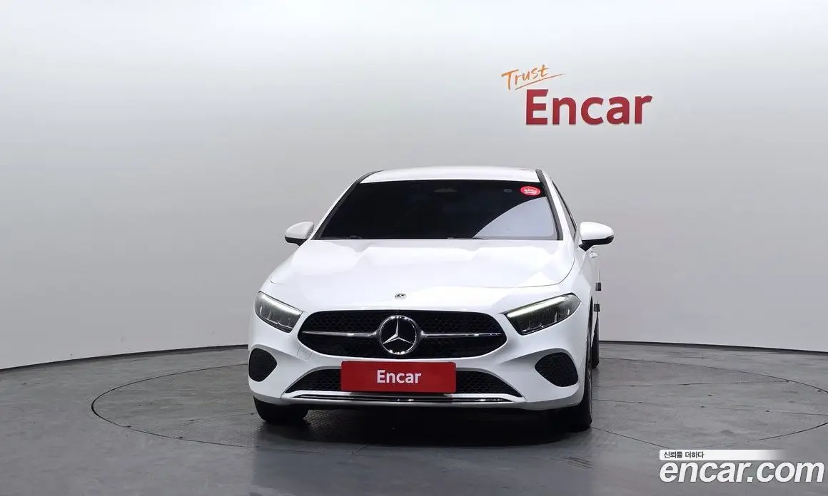 Mercedes-Benz A-Class 2024 2.0 автомат (гидро), фото 3