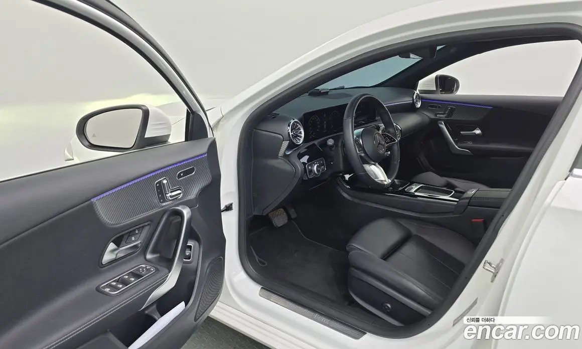 Mercedes-Benz A-Class 2024 2.0 автомат (гидро), фото 10