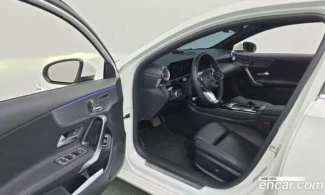 Mercedes-Benz A-Class 2024 2.0 автомат (гидро), миниатюра 10