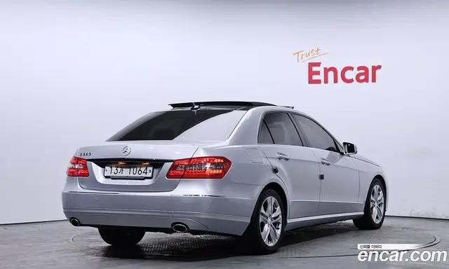 Mercedes-Benz E-Class 2011 3.5 автомат (гидро), миниатюра 2