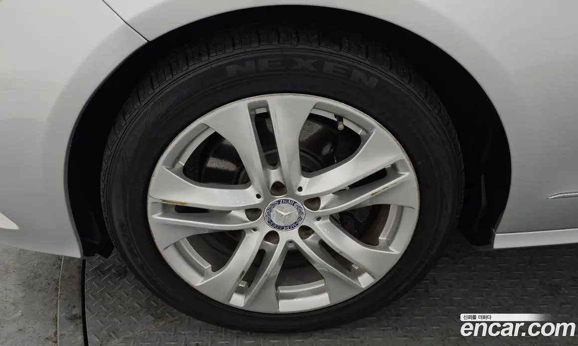 Mercedes-Benz E-Class 2011 3.5 автомат (гидро), фото 5