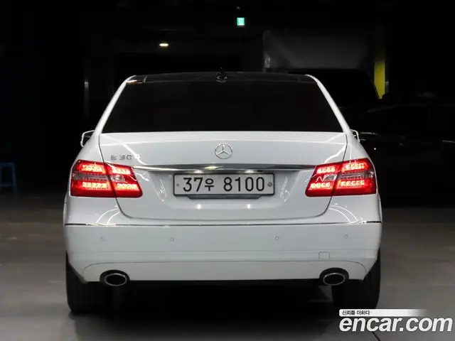 Mercedes-Benz E-Class 2013 3.5 автомат (гидро), миниатюра 4