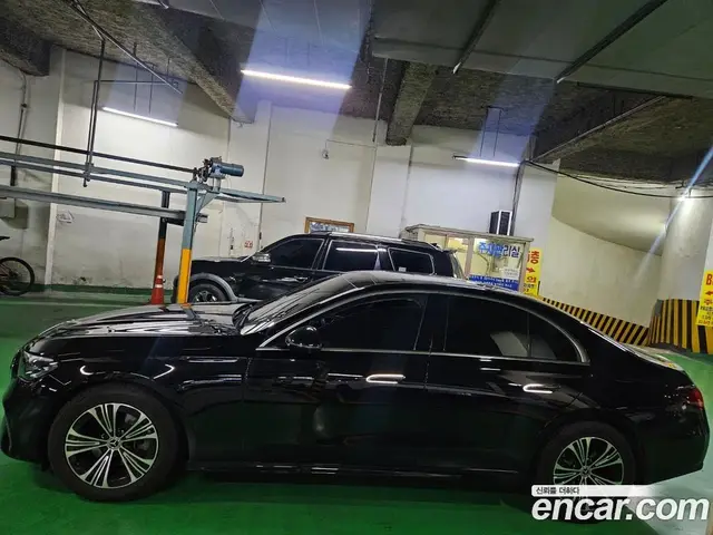 Mercedes-Benz E-Class 2025 2.0 автомат (гидро), миниатюра 2