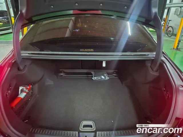 Mercedes-Benz E-Class 2025 2.0 автомат (гидро), миниатюра 8