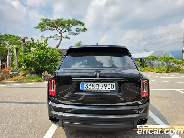 Rolls-Royce Cullinan 2020 6.7 автомат (гидро), миниатюра 3