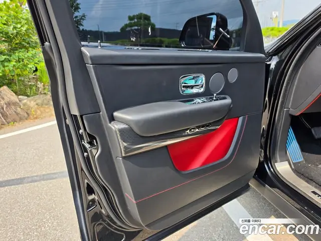 Rolls-Royce Cullinan 2020 6.7 автомат (гидро), миниатюра 8