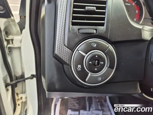 SsangYong Korando 2015 2.0 автомат (гидро), миниатюра 12