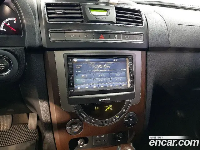 SsangYong Rexton 2012 2.0 автомат (гидро), миниатюра 11
