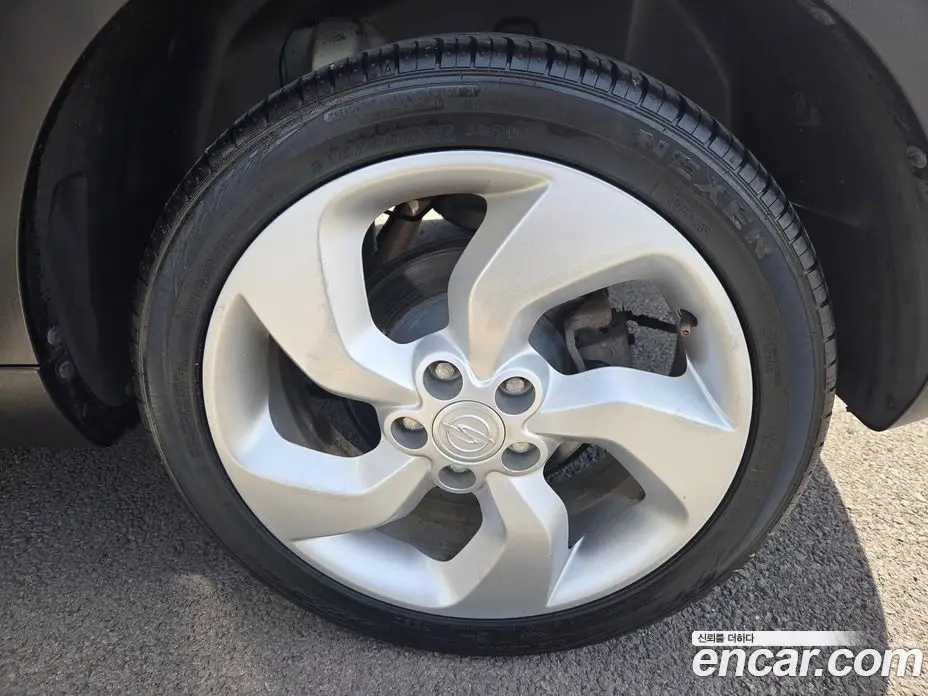 SsangYong TIBOLI 2015 1.6 автомат (гидро), фото 5