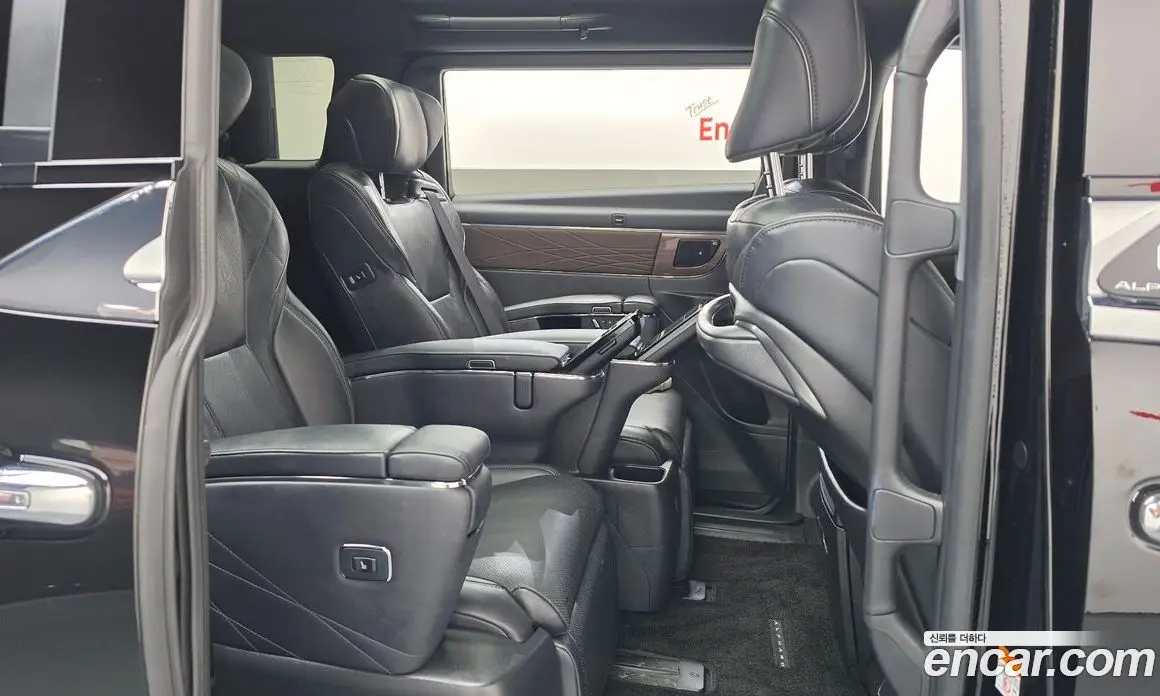 Toyota Alphard 2024 2.5 автомат (гидро), фото 11