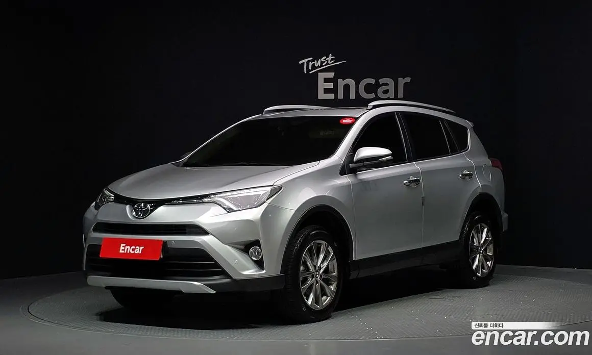 Toyota RAV4 2015 2.5 автомат (гидро), фото 1 Toyota RAV4 2015 2.5 автомат (гидро), фото 1