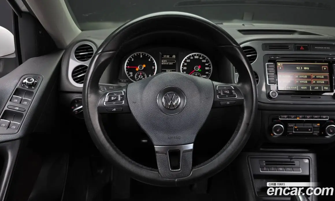 Volkswagen Tiguan 2014 2.0 автомат (гидро), фото 13