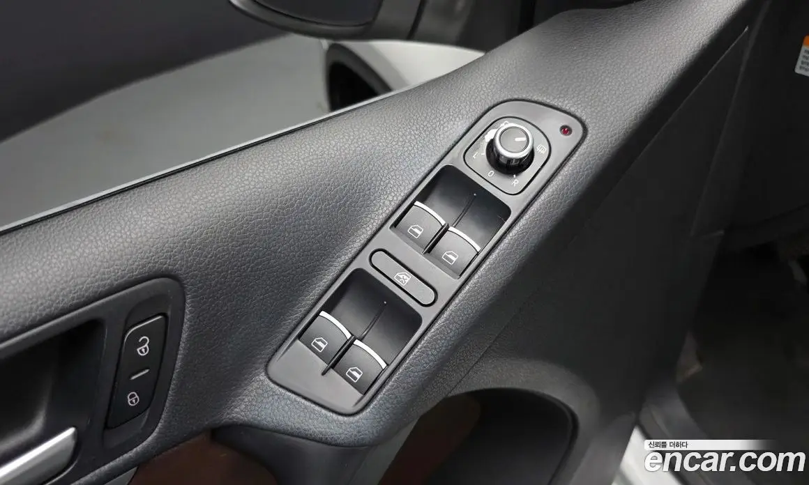Volkswagen Tiguan 2014 2.0 автомат (гидро), фото 16
