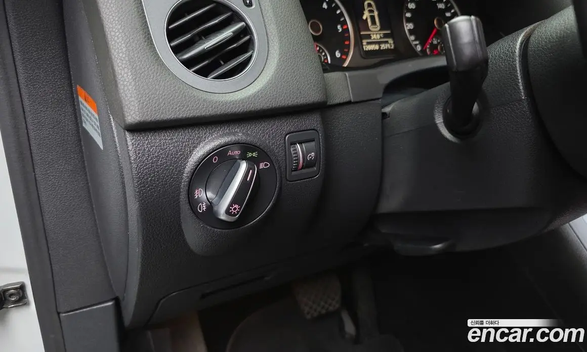 Volkswagen Tiguan 2014 2.0 автомат (гидро), фото 17