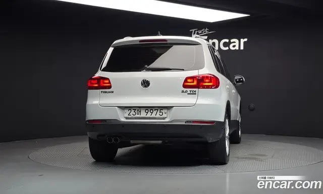 Volkswagen Tiguan 2014 2.0 автомат (гидро), миниатюра 4